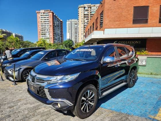 Carro 2.4 16V MIVEC TURBO DIESEL HPE AWD AUTOMÁTICO