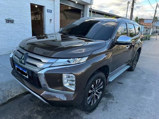 Carro 2.4 16V MIVEC TURBO DIESEL HPE-S AWD AUTOMÁTICO