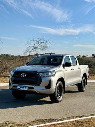 Carro 2.8 D-4D TURBO DIESEL CD POWER PACK 4X4 MANUAL