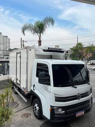 Carro 3.0 TURBO DIESEL CHASSI 4X2 AUTOMÁTICO