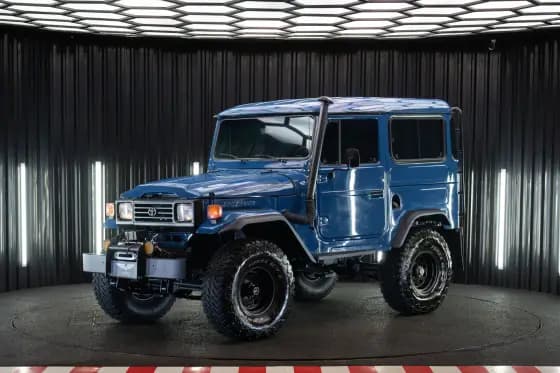 Carro 3.7 BJ50LV 4X4 TETO RIGIDO DIESEL 2P MANUAL