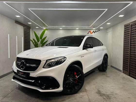 Carro 5.5 V8 TURBO GASOLINA COUPÉ 4MATIC 7G-TRONIC