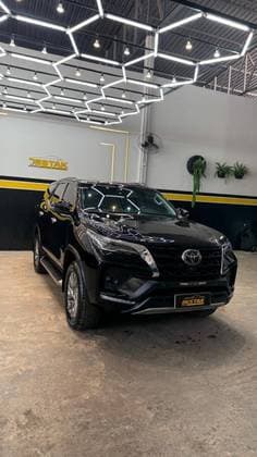 Carro 2.8 D-4D TURBO DIESEL SRX 7L 4X4 AUTOMÁTICO