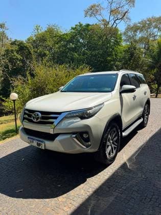 Carro 2.8 SRX 4X4 7 LUGARES 16V TURBO INTERCOOLER DIESEL 4P AUTOMÁTICO