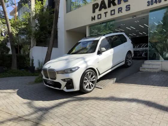 Carro 4.4 V8 GASOLINA M50i STEPTRONIC