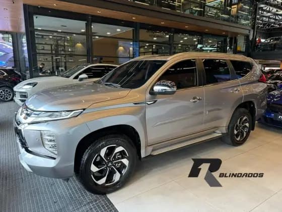 Carro 2.4 16V MIVEC TURBO DIESEL HPE-S AWD AUTOMÁTICO