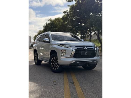 Carro 2.4 16V MIVEC TURBO DIESEL HPE AWD AUTOMÁTICO