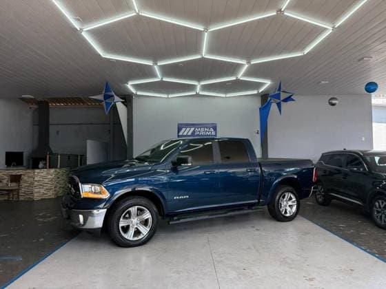Carro 5.7 V8 GASOLINA LARAMIE CD 4X4 AUTOMÁTICO