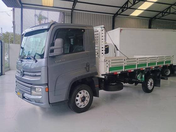 Carro 2.8 TURBO DIESEL CHASSI 4X2 MANUAL