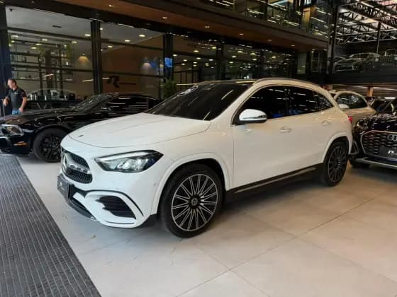 Carro 1.3 MHEV AMG LINE 7G-DCT