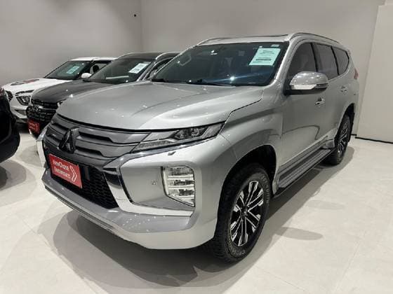 Carro 2.4 16V MIVEC TURBO DIESEL HPE AWD AUTOMÁTICO