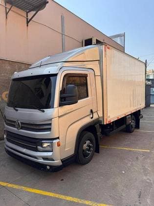 Carro 3.0 TURBO DIESEL CHASSI 4X2 AUTOMÁTICO