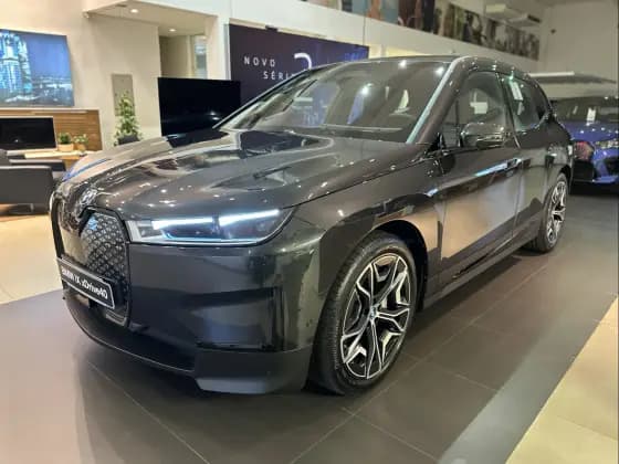 Carro ELÉTRICO XDRIVE40