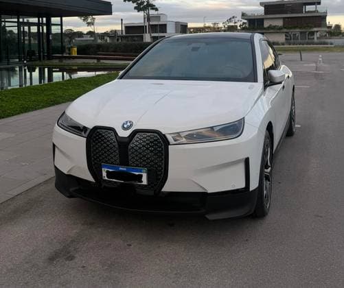 Carro ELÉTRICO XDRIVE40