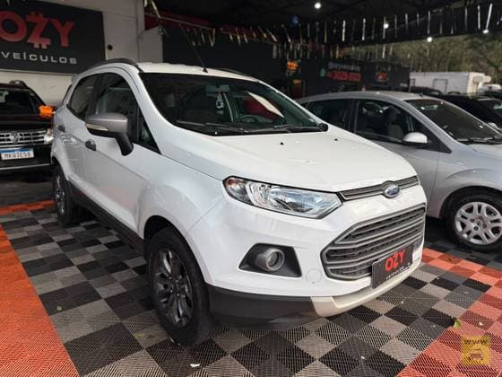 Carro 1.6 FREESTYLE 16V FLEX 4P POWERSHIFT