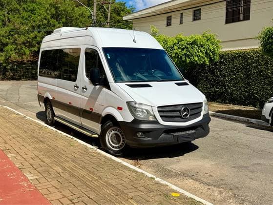 Carro 2.2 415 CDI VAN 16 LUGARES TETO ALTO 16V BI-TURBO DIESEL MANUAL