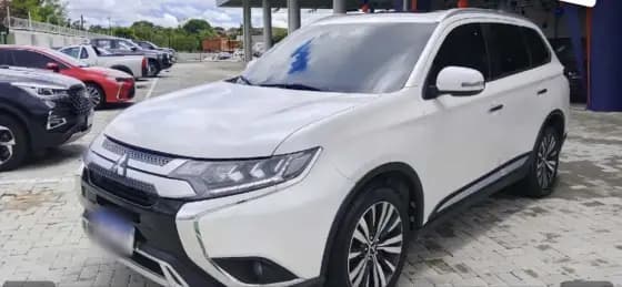 Carro 2.2 MIVEC DI-D DIESEL HPE-S AWD AUTOMÁTICO