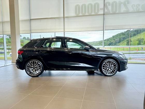 Carro 2.0 40 TFSI GASOLINA SPORTBACK PERFORMANCE BLACK S-TRONIC