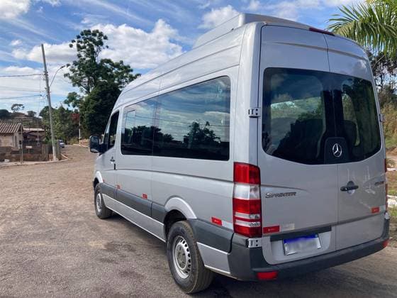 Carro 2.2 415 CDI VAN 16 LUGARES TETO ALTO 16V BI-TURBO DIESEL MANUAL