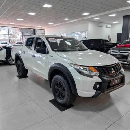 Carro 2.4 16V TURBO DIESEL OUTDOOR GLX CD 4X4 MANUAL
