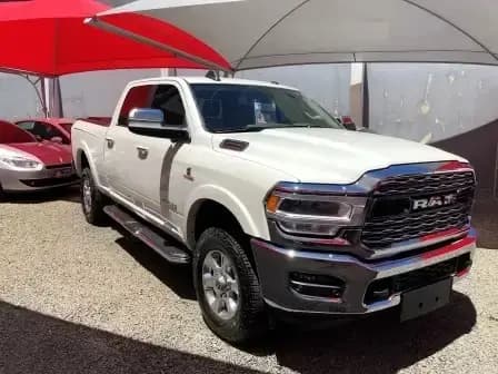 Carro 6.7 I6 TURBO DIESEL LARAMIE CD 4X4 AUTOMÁTICO