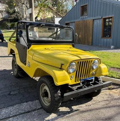 Carro CJ-5