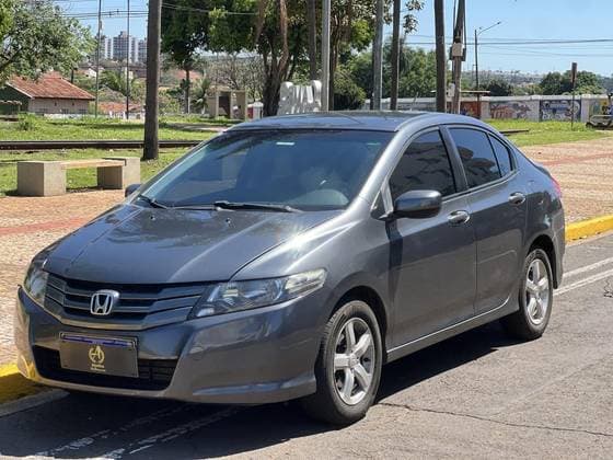 Carro 1.5 LX 16V FLEX 4P AUTOMÁTICO