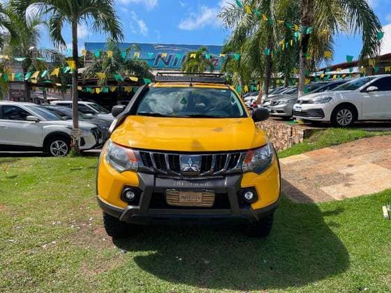 Carro 2.4 16V TURBO DIESEL SAVANA GLS CD 4X4 AUTOMÁTICO