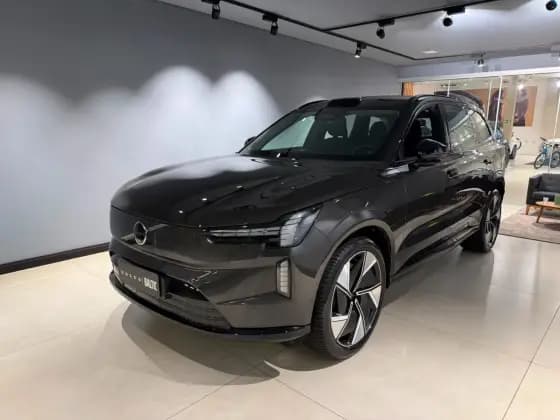 Carro P8 RECHARGE TWIN ELECTRIC PERFORMANCE ULTRA AWD