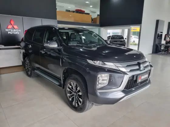 Carro 2.4 16V MIVEC TURBO DIESEL HPE-S AWD AUTOMÁTICO