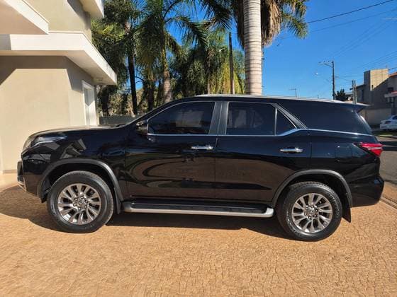Carro 2.8 D-4D TURBO DIESEL SRX 7L 4X4 AUTOMÁTICO