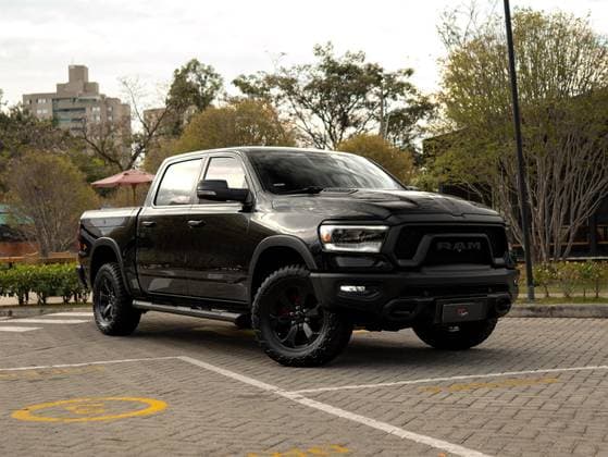 Carro 5.7 V8 GASOLINA REBEL CD 4X4 AUTOMÁTICO