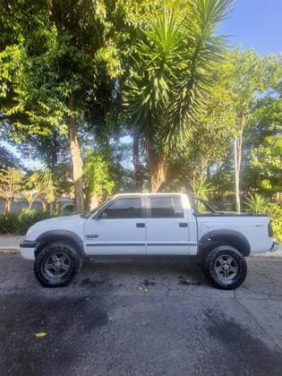 Carro 2.8 COLINA 4X4 CD 12V TURBO ELECTRONIC INTERCOOLER DIESEL 4P MANUAL
