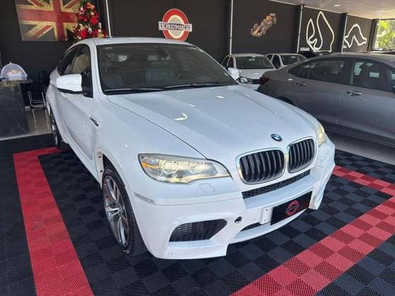 Carro 4.4 M 4X4 COUPÉ V8 32V BI-TURBO GASOLINA 4P AUTOMÁTICO