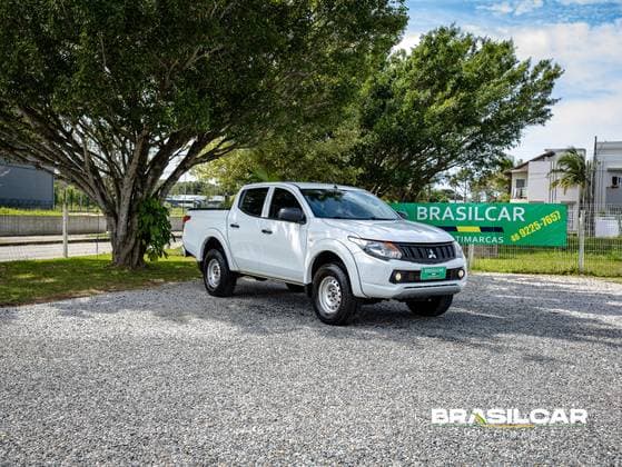 Carro 2.4 16V TURBO DIESEL OUTDOOR GLX CD 4X4 MANUAL