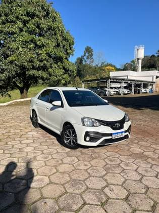 Carro 1.5 XLS SEDAN 16V FLEX 4P MANUAL