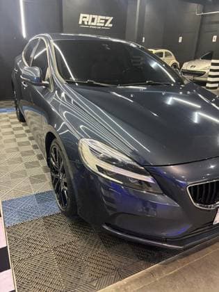 Carro 2.0 T4 MOMENTUM GASOLINA 4P AUTOMÁTICO