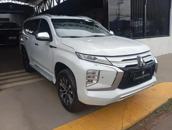 Carro 2.4 16V MIVEC TURBO DIESEL HPE-S AWD AUTOMÁTICO