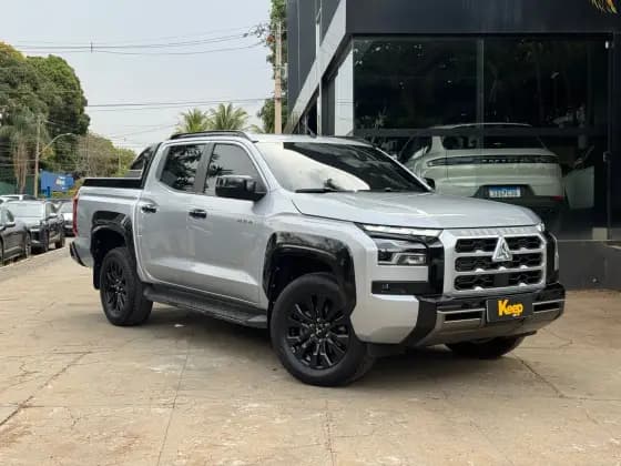 Carro 2.4 BITURBO DIESEL CD KATANA 4X4 AUTOMÁTICO
