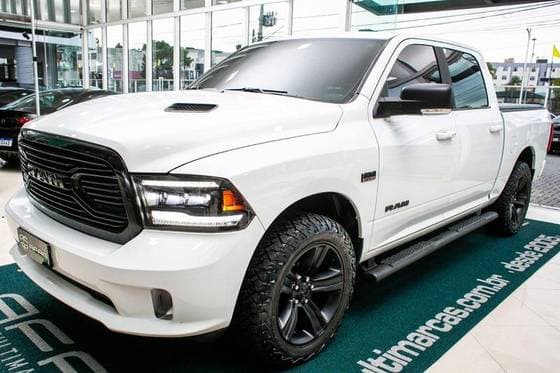 Carro 5.7 V8 GASOLINA LARAMIE NIGHT EDITION CD 4X4 AUTOMÁTICO