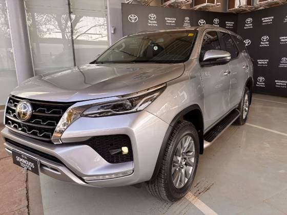 Carro 2.8 D-4D TURBO DIESEL SRX 7L 4X4 AUTOMÁTICO