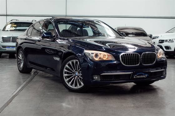 Carro 4.4 LUXURY SEDAN V8 32V GASOLINA 4P AUTOMÁTICO