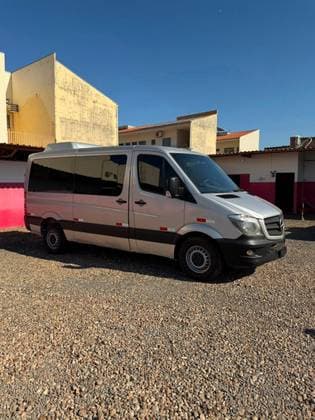 Carro 2.2 415 CDI VAN 16 LUGARES TETO BAIXO 16V BI-TURBO DIESEL MANUAL