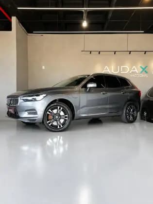 Carro 2.0 T8 HYBRID MOMENTUM AWD GEARTRONIC