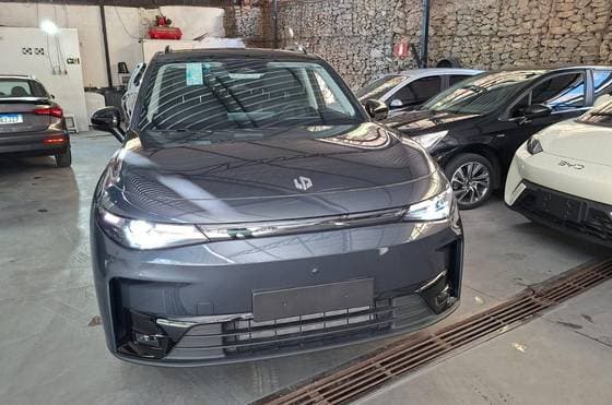 Carro 28,4 KW REEV
