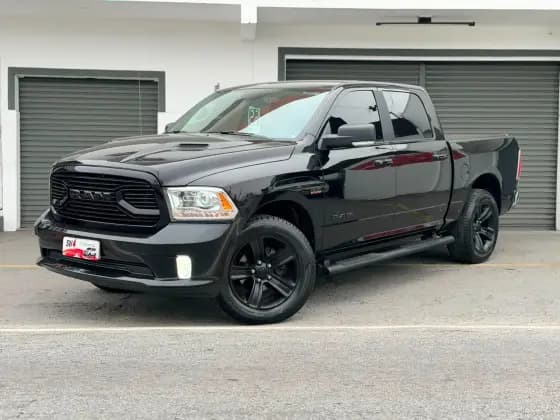 Carro 5.7 V8 GASOLINA LARAMIE NIGHT EDITION CD 4X4 AUTOMÁTICO