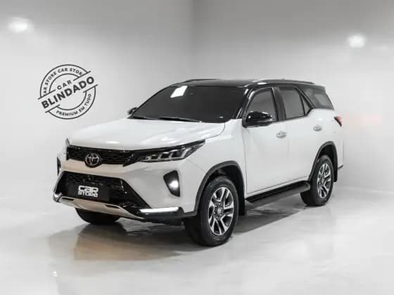 Carro 2.8 D-4D TURBO DIESEL DIAMOND 7L 4X4 AUTOMÁTICO