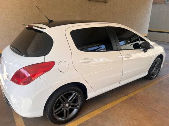 Carro 1.6 FELINE THP 16V GASOLINA 4P AUTOMÁTICO