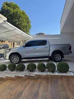 Carro 2.8 D-4D TURBO DIESEL CD SRV 4X4 AUTOMÁTICO
