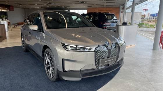 Carro ELÉTRICO XDRIVE40